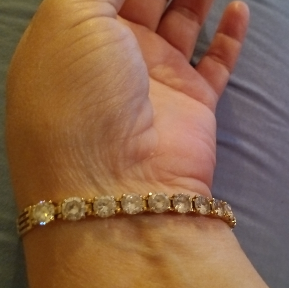 Gorgeous Australian Crystal Bracelet - Picture 5 of 10